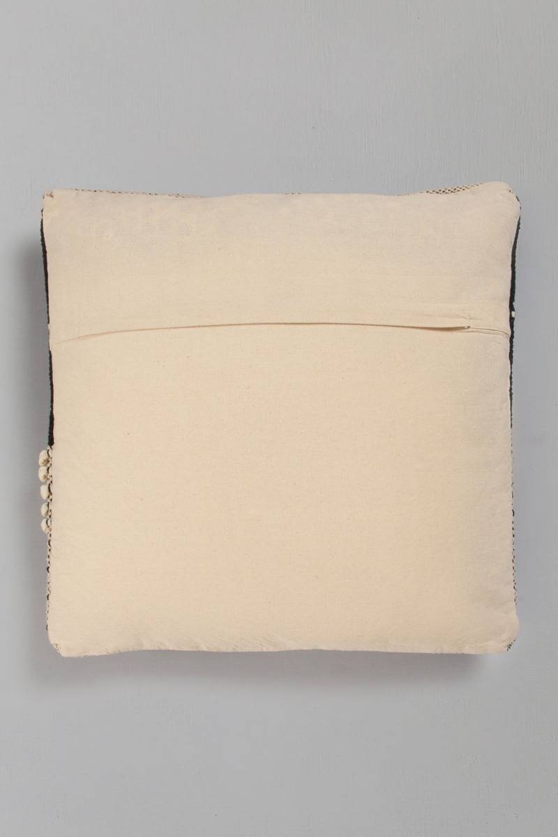 Advaita Textured Cushion with filler (20''x20")