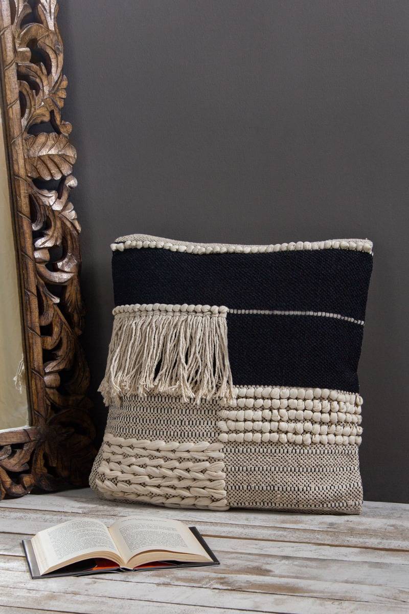 Advaita Textured Cushion with filler (20''x20")