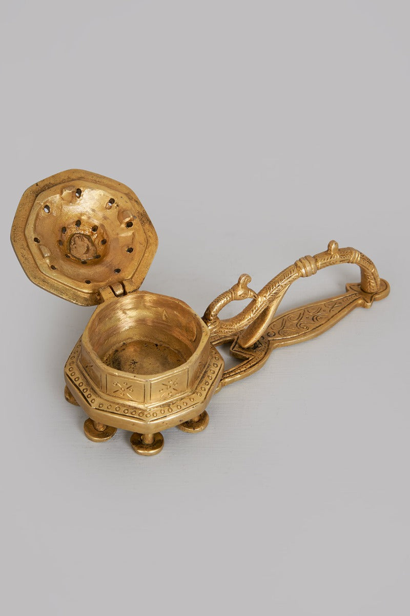 Saundarya Mor Dhoop daan