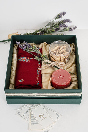 Aksi Stole Gift Hamper Box