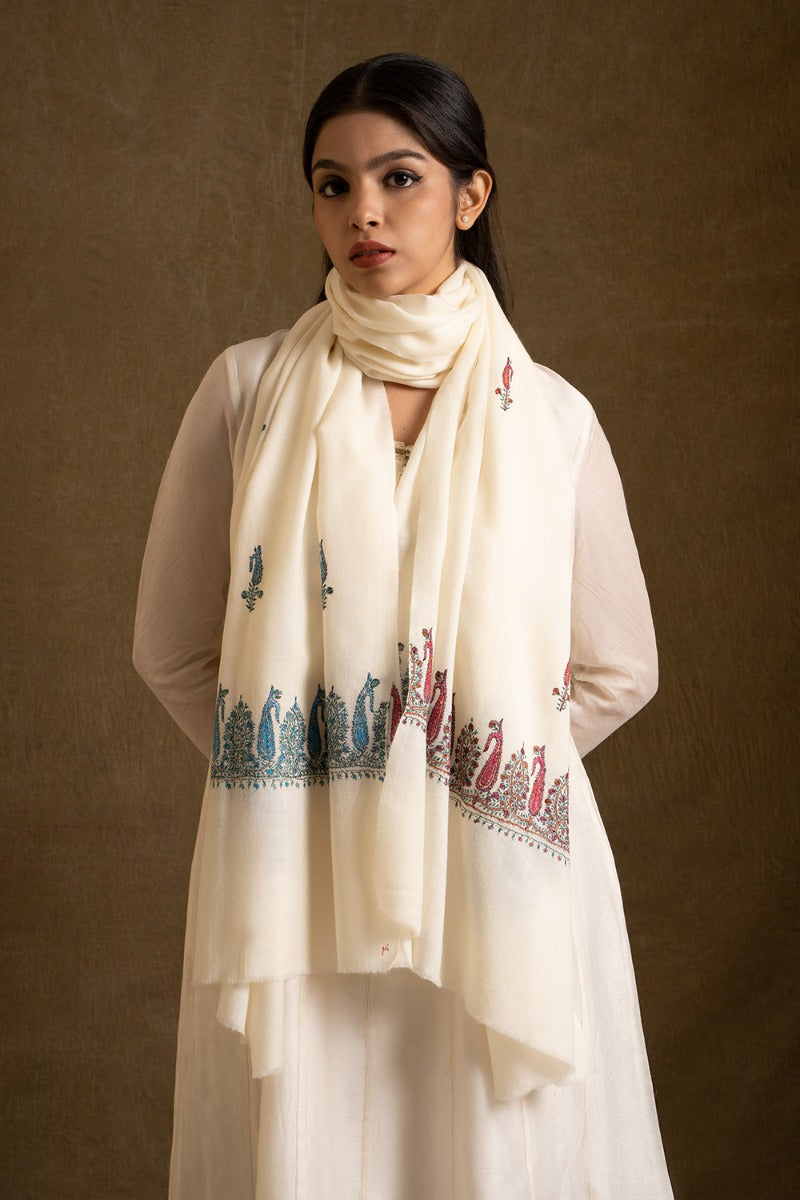 Pristine Wonder Woolen Stole