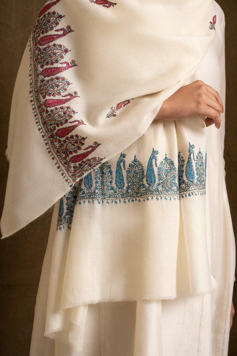 Pristine Wonder Woolen Stole
