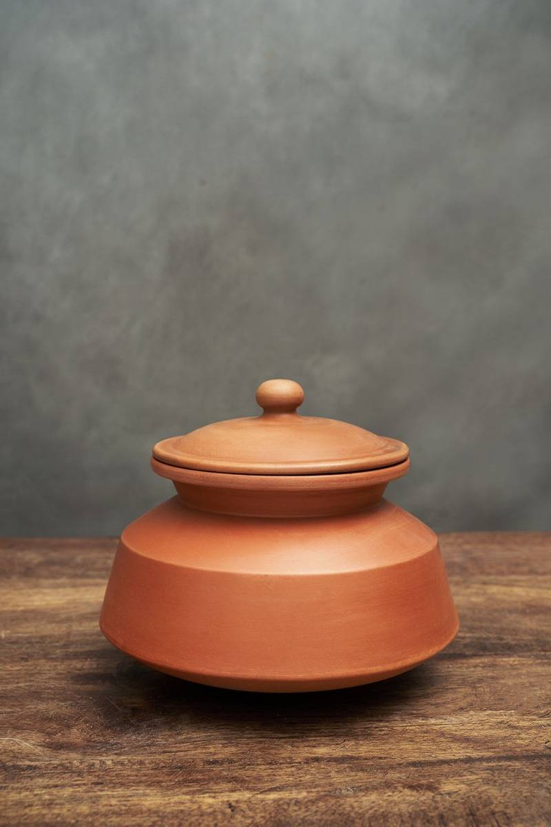 Khine Terracotta Haandi ( 1.7 Litres)