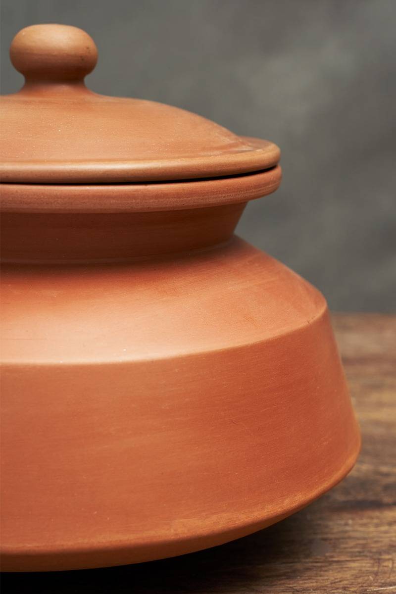 Khine Terracotta Haandi ( 1.7 Litres)