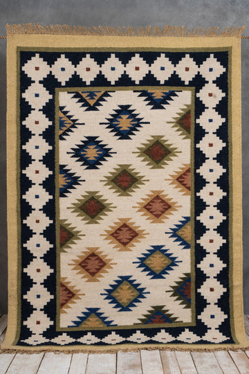 Taman Hand-Woven  Rug (6ft x 4ft)
