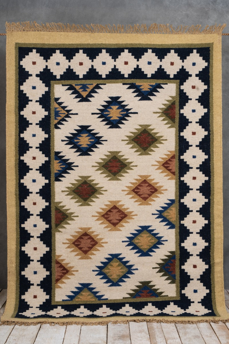 Taman Hand-Woven  Rug (6ft x 4ft)