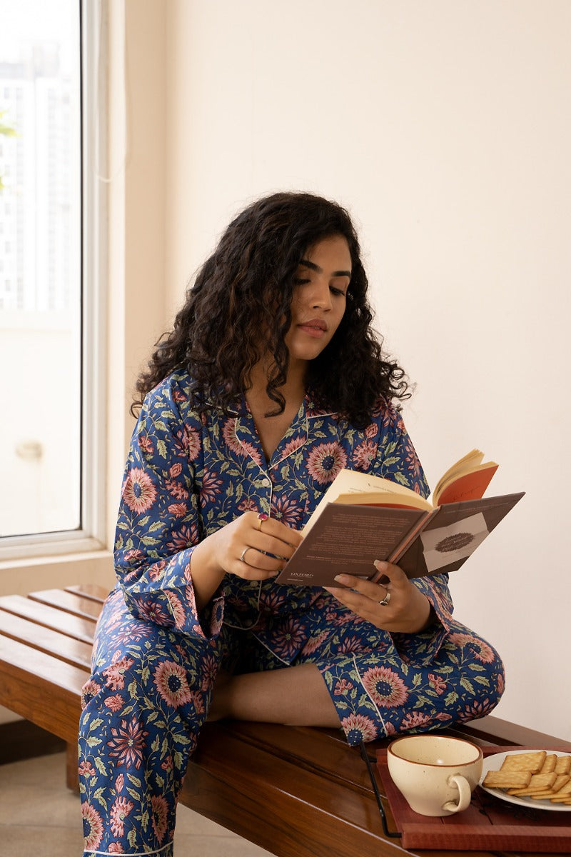 Flower Power Women's Collar Night Suit