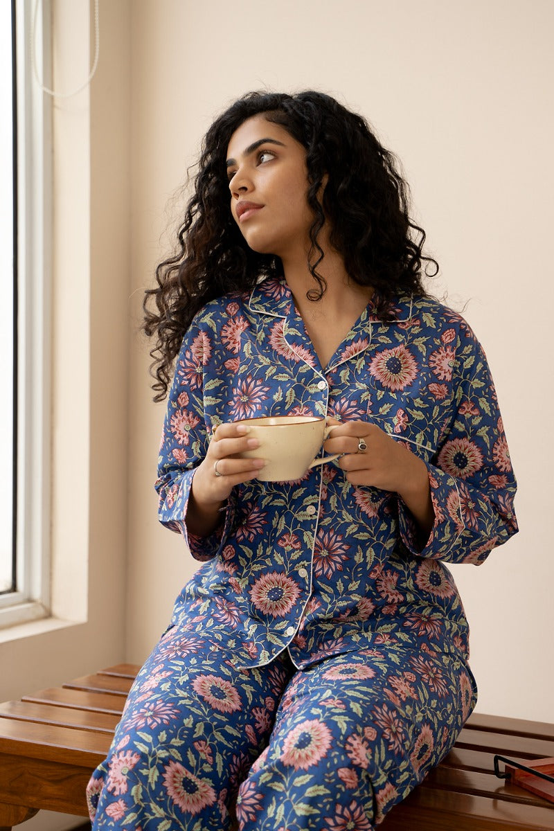 Flower Power Women's Collar Night Suit