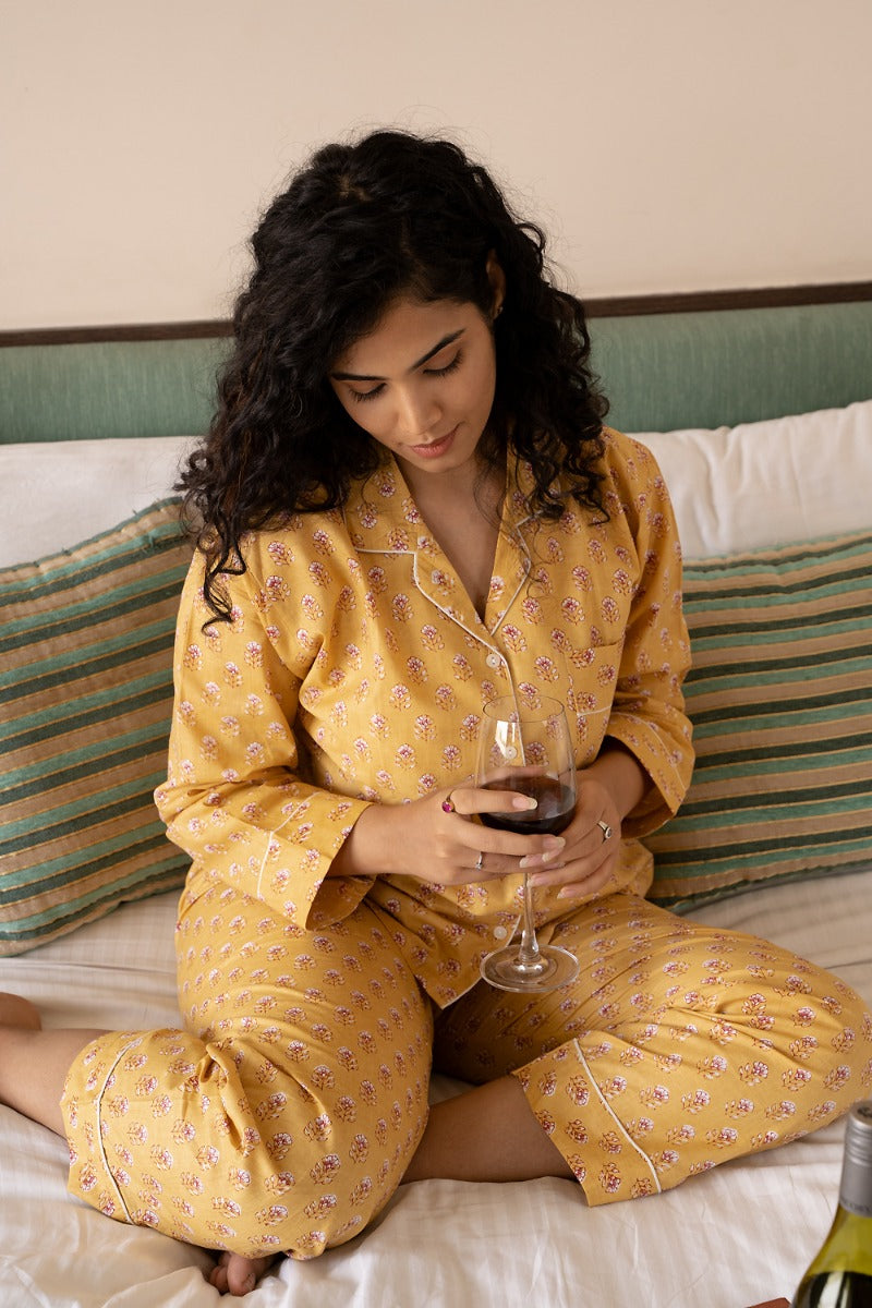 Sleeping Beauty Women's Collar Nightsuit