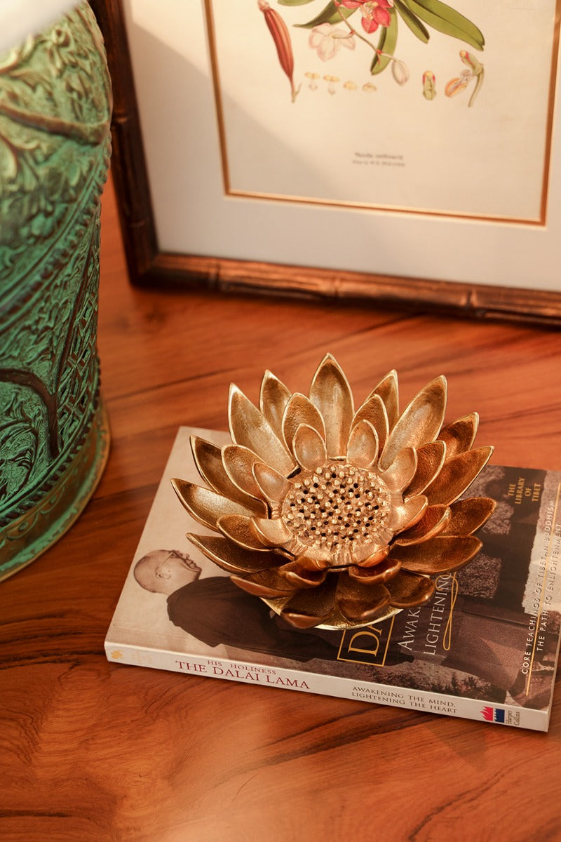 Amod Waterlily Candle Stand