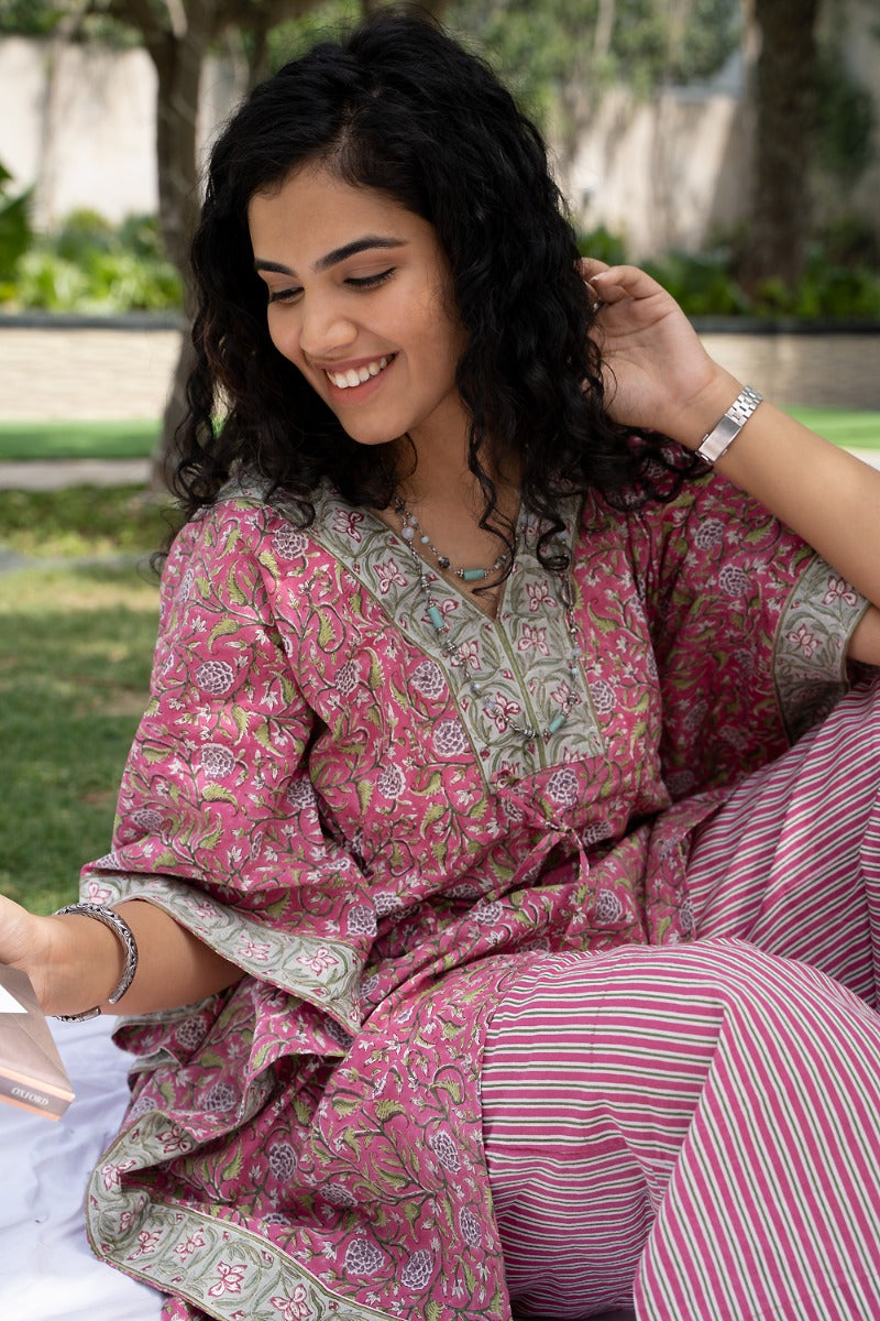 Gulabi Jashn Kaftan Set