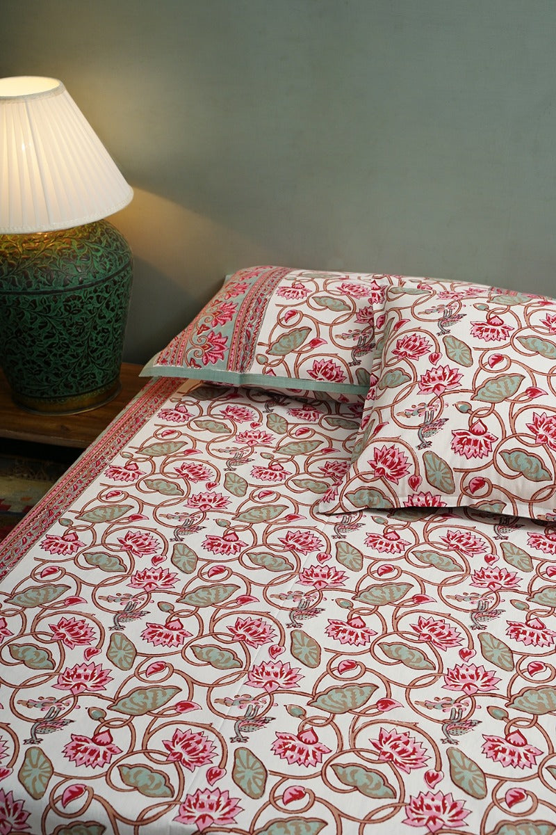 Bleunv Double Bedsheet with Pillow Covers