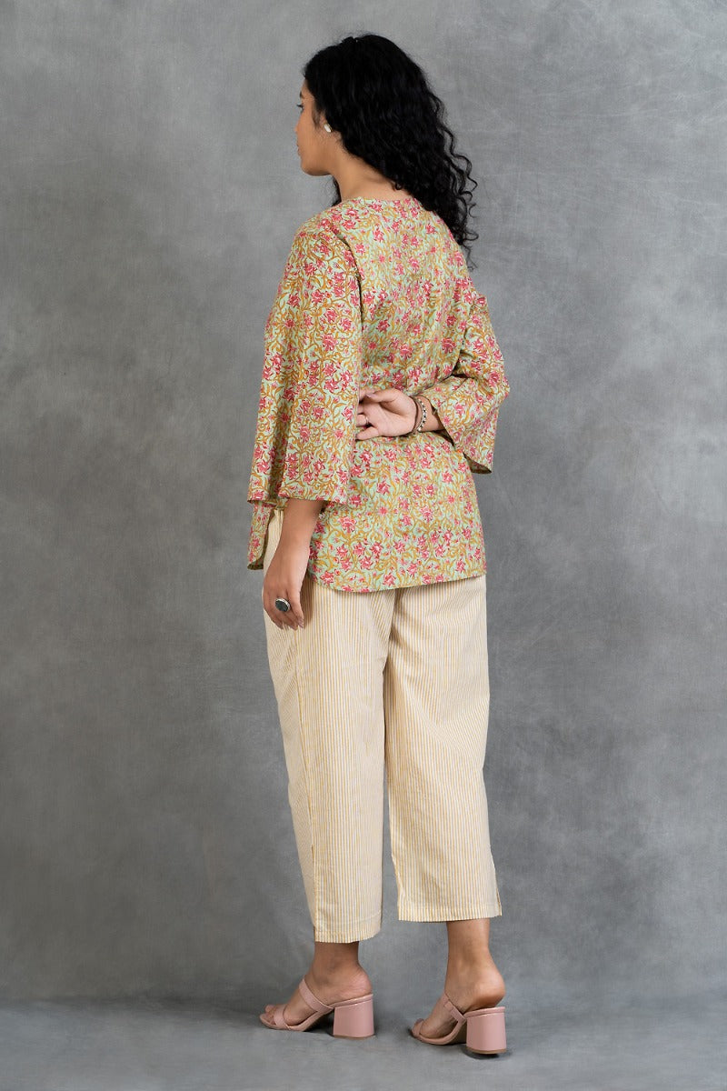 Vibe Women's Capri Loungewear with Round Kurta