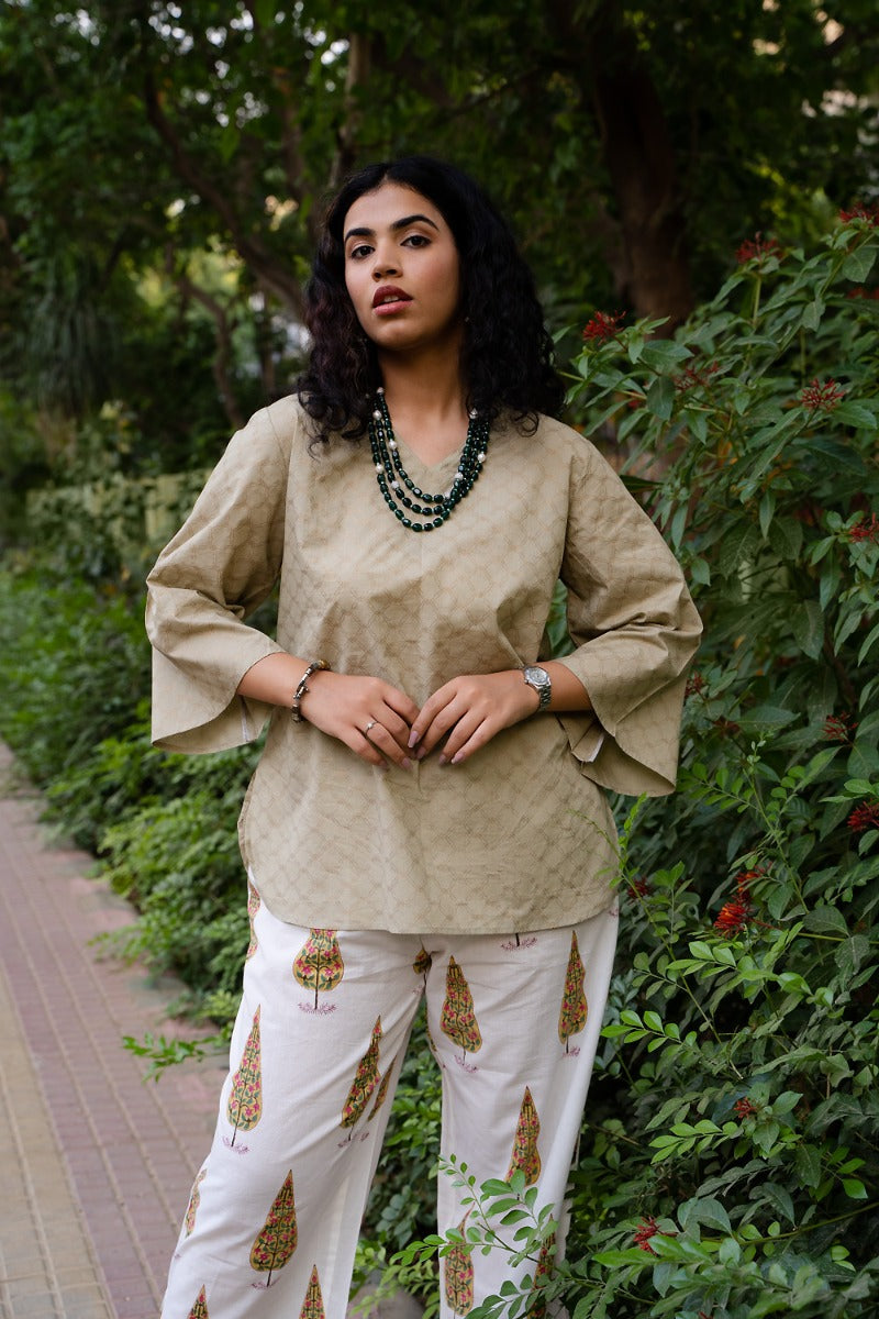 Easy Breezy Women's Capri Loungewear with Round Kurta