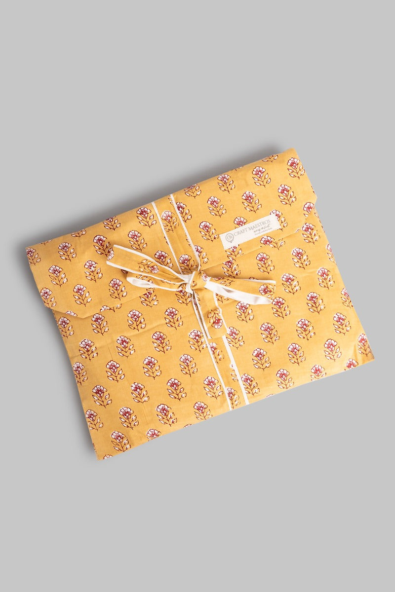 Sleeping Beauty Women's Collar Nightsuit