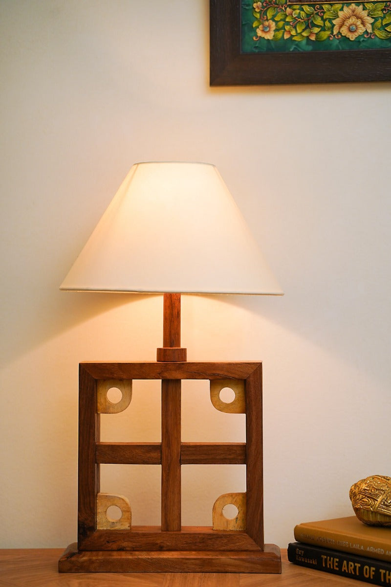Tower of light structured lamp