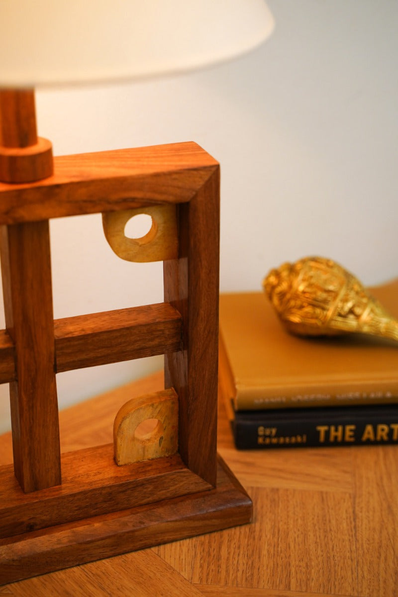 Tower of light structured lamp