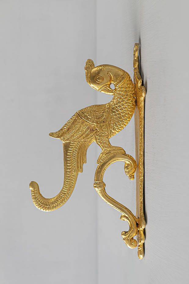 Exquisite Mor Hanger