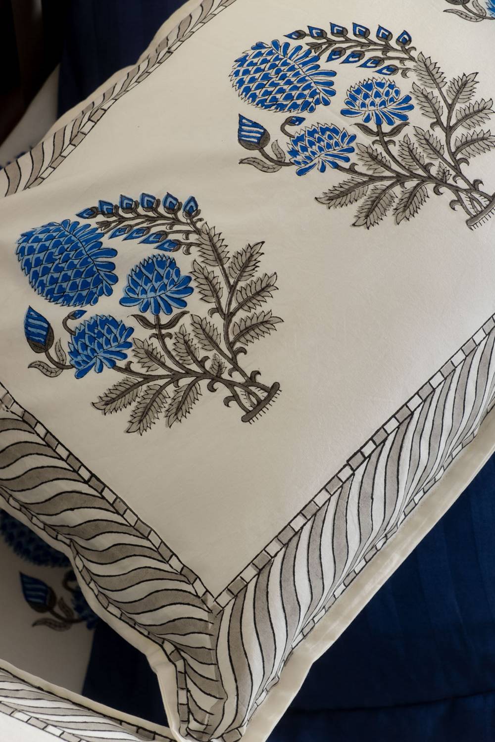 Blue Dahlias Double Bedsheet with Pillow Covers