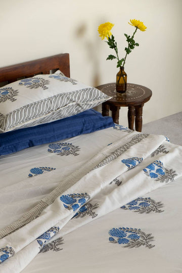 Blue Dahlias Duvet
