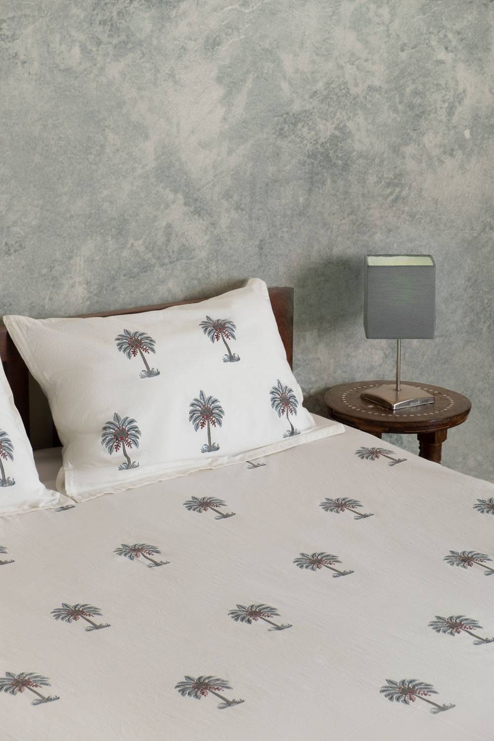 Freya Tropical Palm Double Bedsheet with Pillow Covers