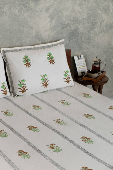 Parakeet Floral Motif Double Bedsheet with Pillow Covers