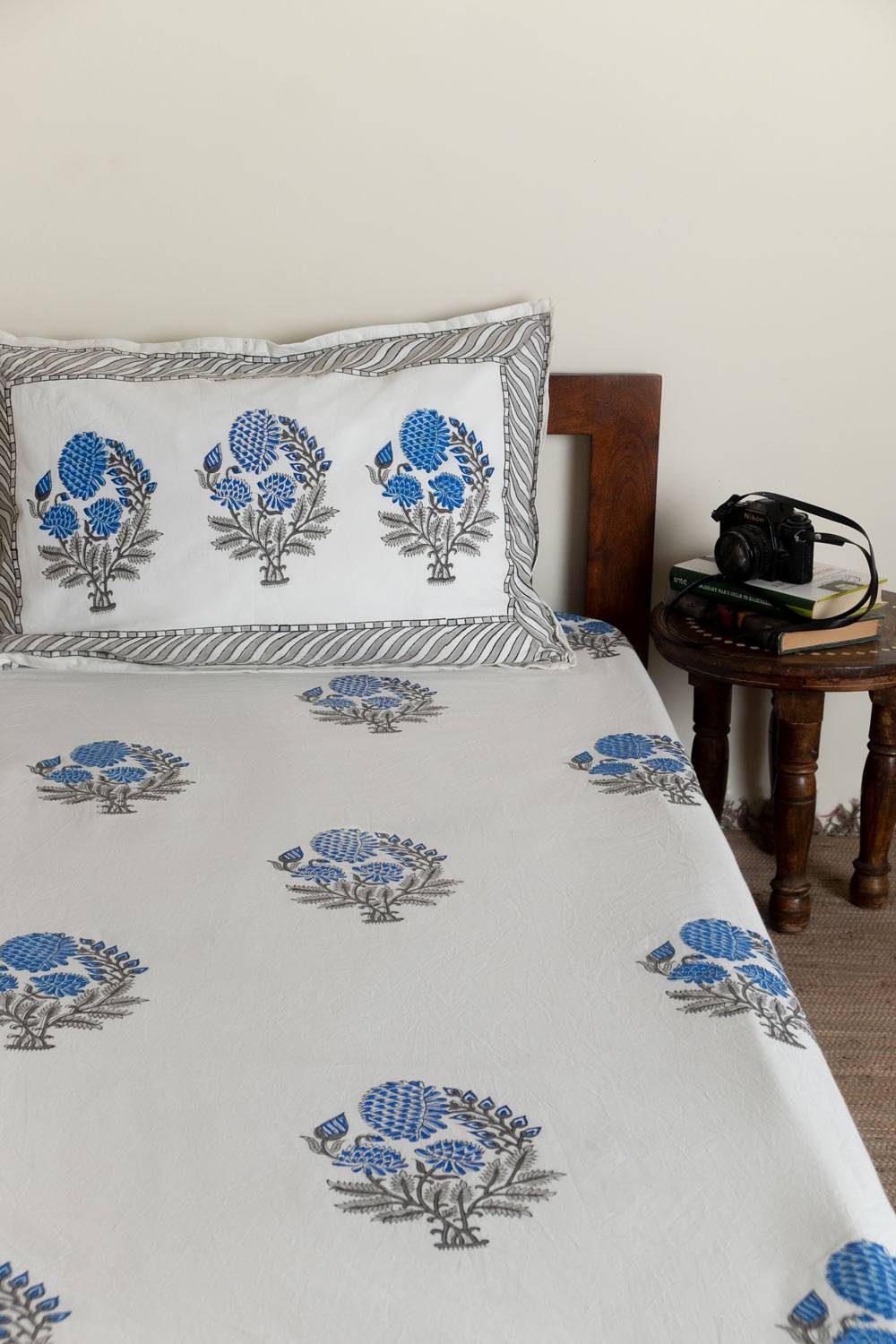 Blue Dahlias Single Bedsheet with Pillow Cover