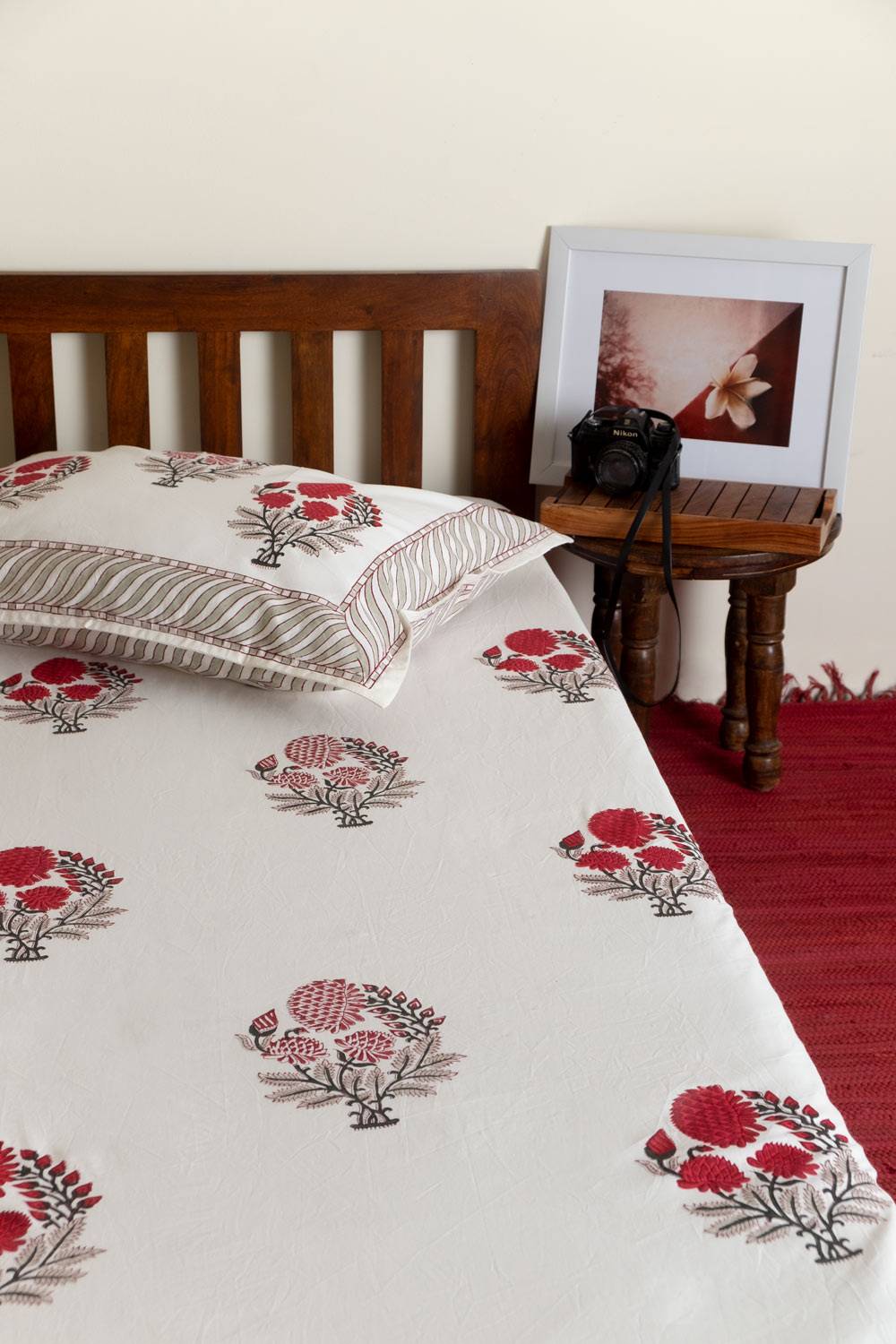 Red Dahlias Single Bedsheet with Pillow Cover