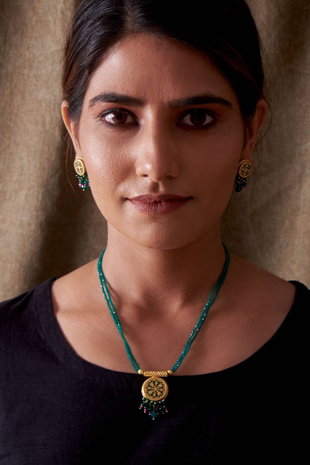 Advika Jewellery Set