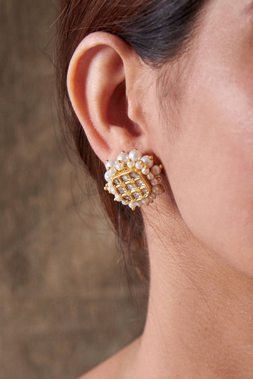 Avam Pearl Earrings