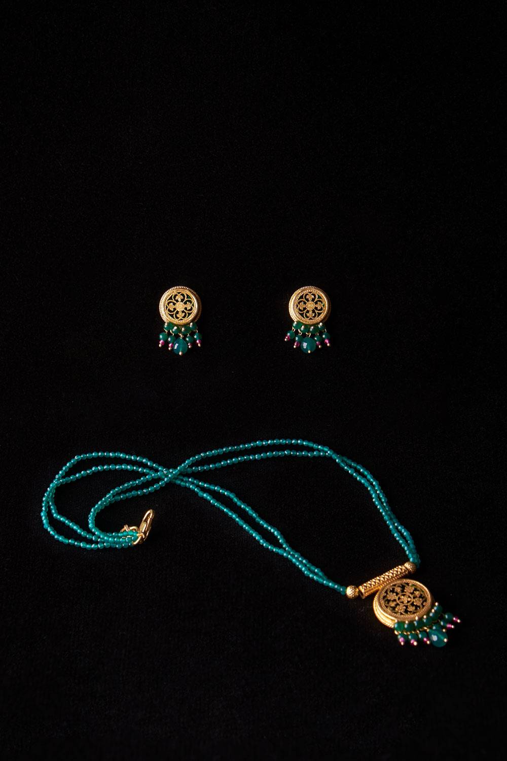 Advika Jewellery Set