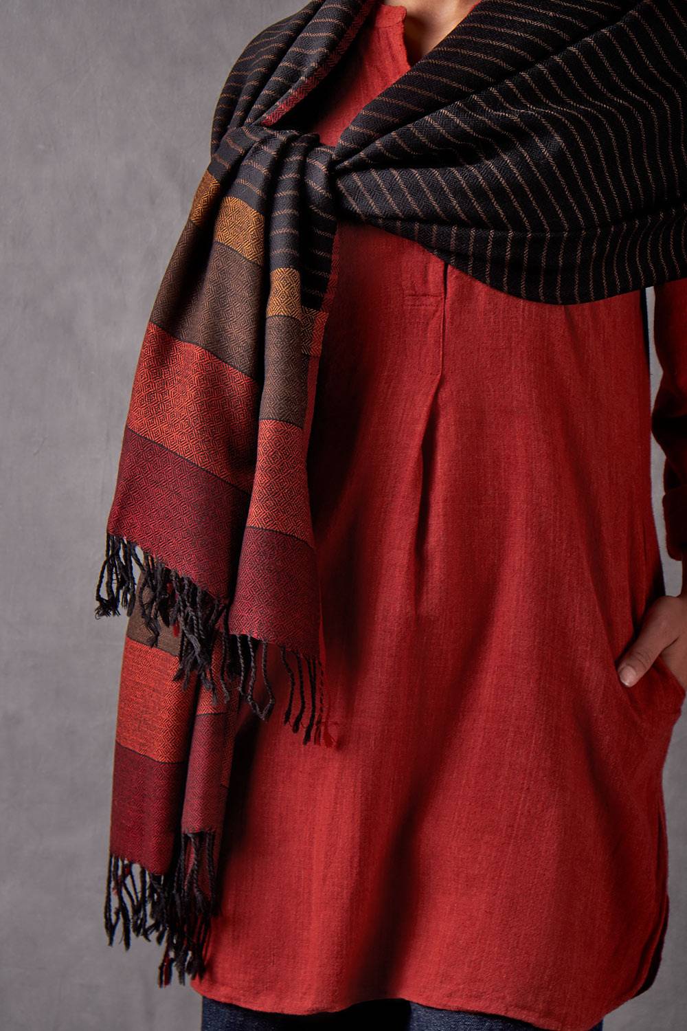 Vogue Handwoven Stole