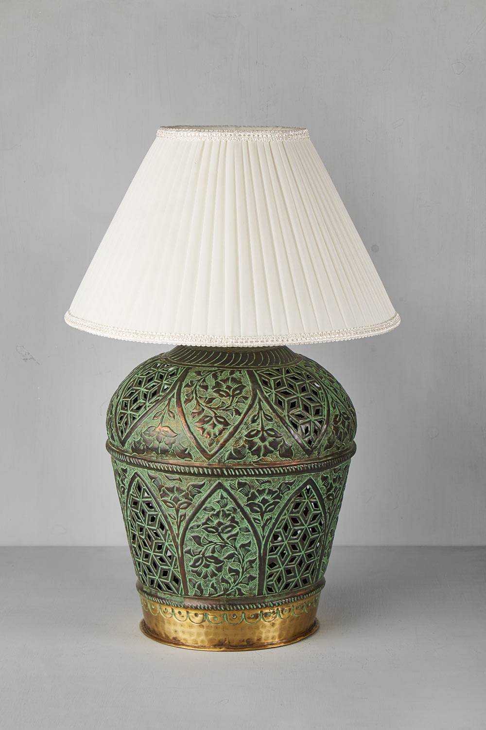 Safavid Dual-Toned Lamp