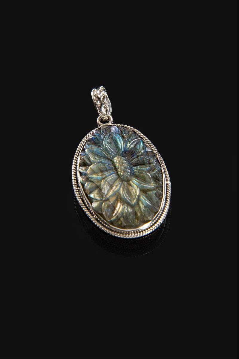 Kalon Labradorite Pendant