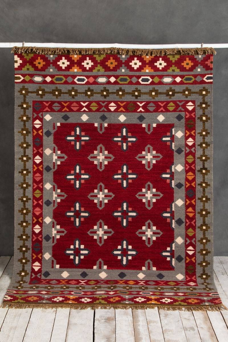 Scarlet Hand-Woven Rug (6ft X 4ft)