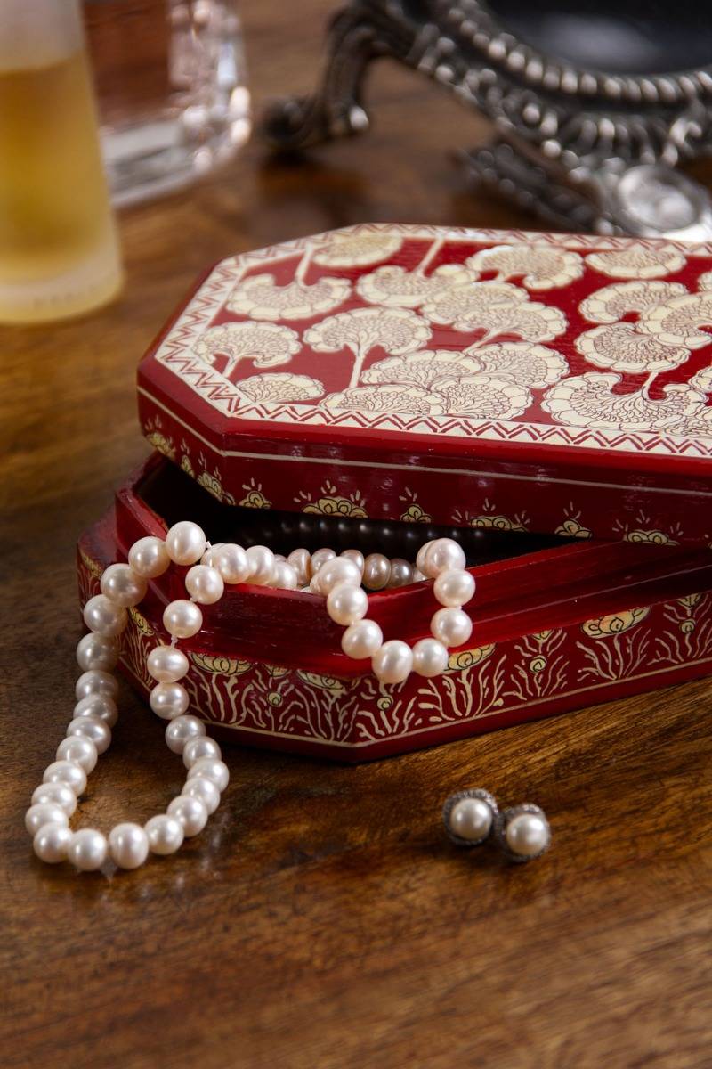 Salar Maroon Box