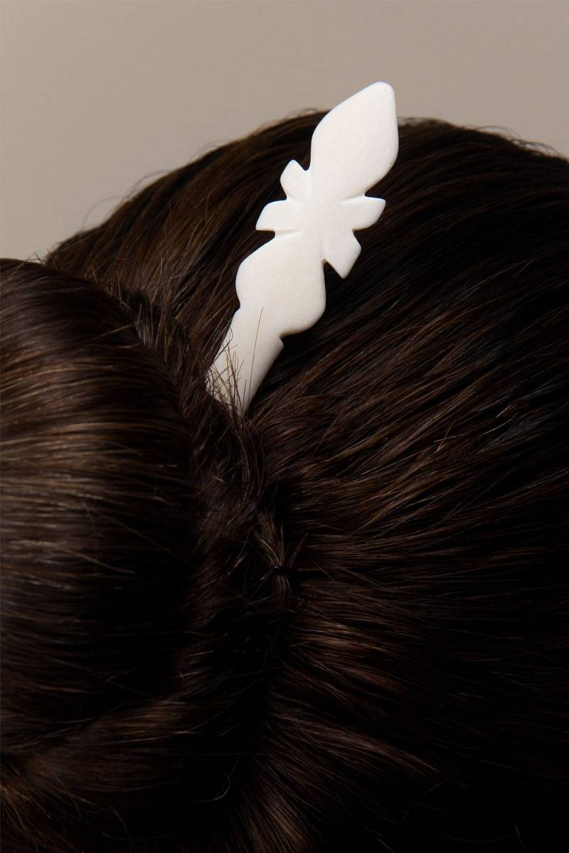 Kamya Hand-Carved Hairpin