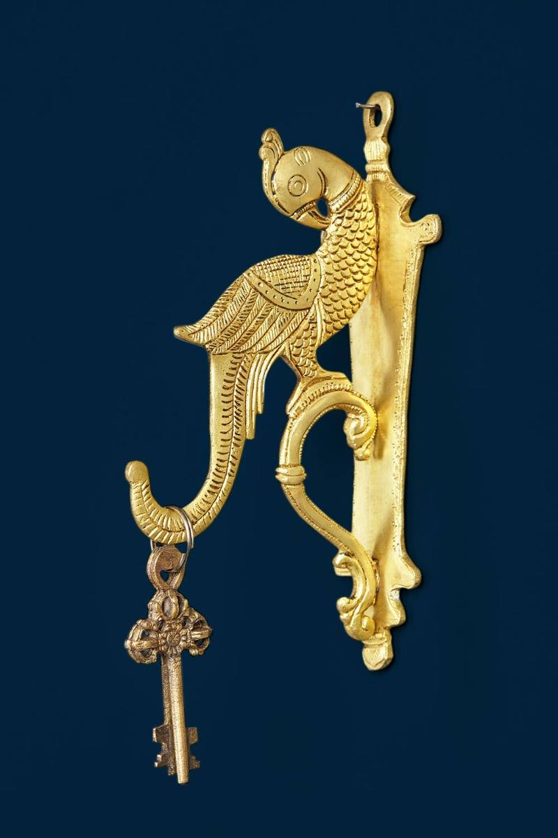 Exquisite Mor Hanger