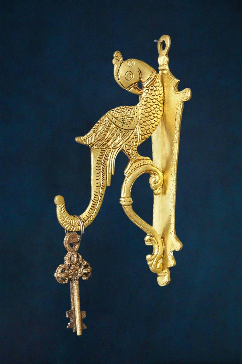 Exquisite Mor Hanger