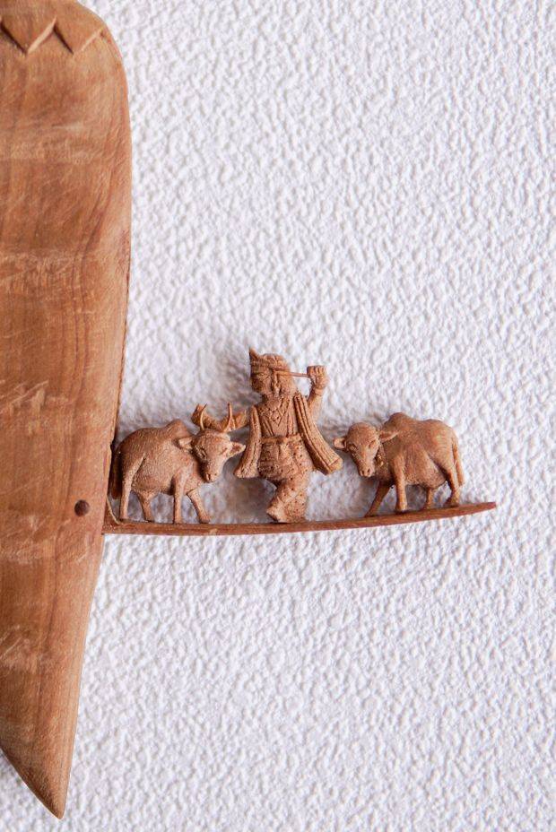 Sandalwood Krishna Leela Peapod