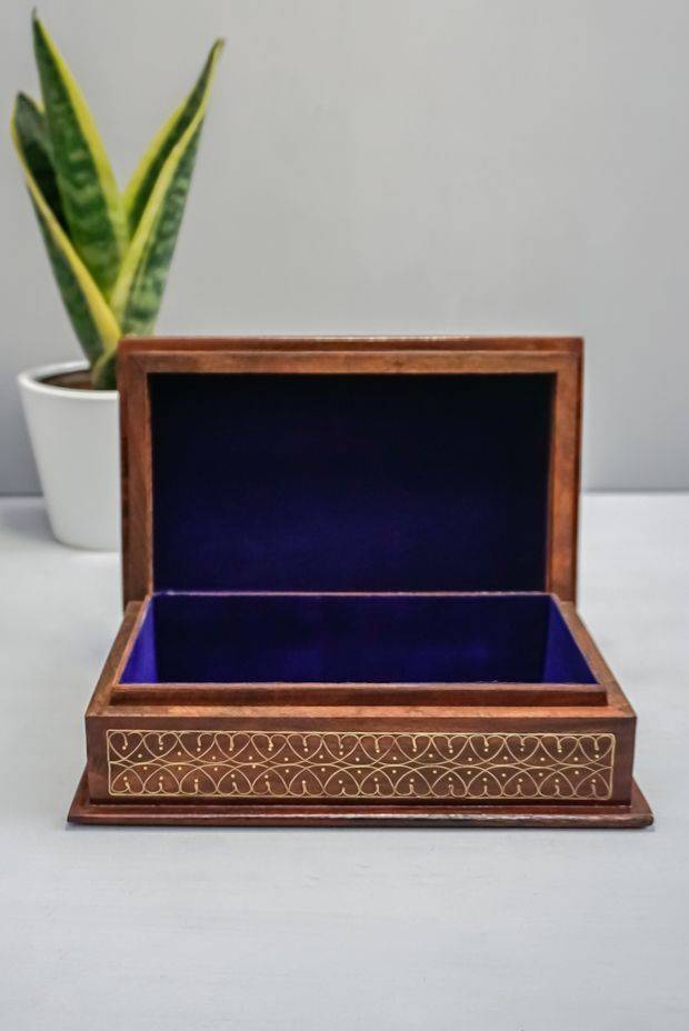 Water Lily Trinket Box ( 8" x 6" x 2")